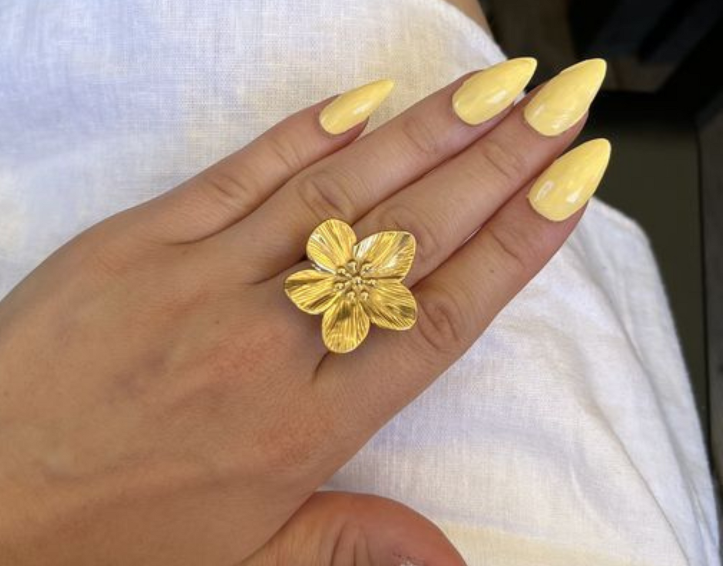 Anillo Thais