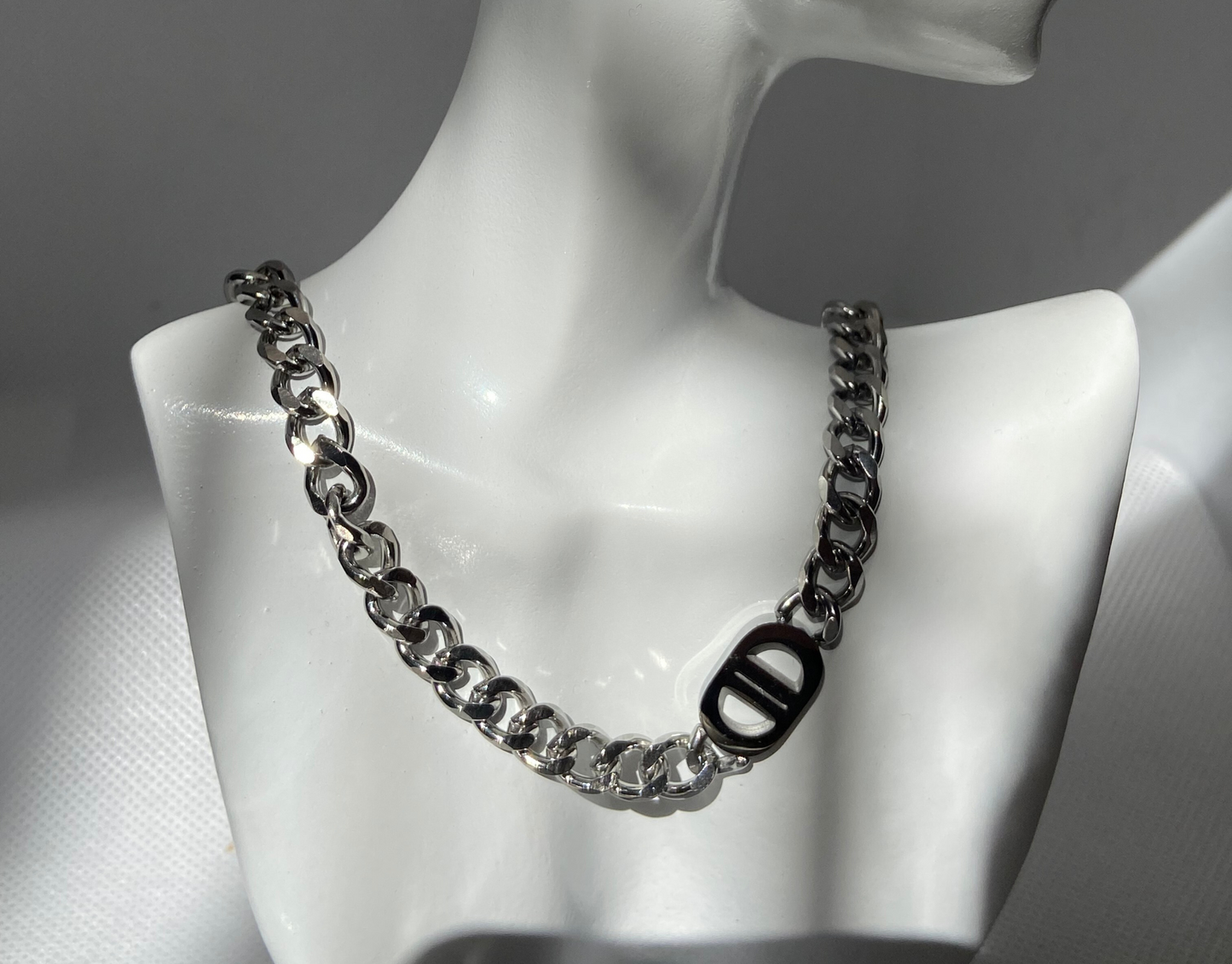 Collar Dith plateado