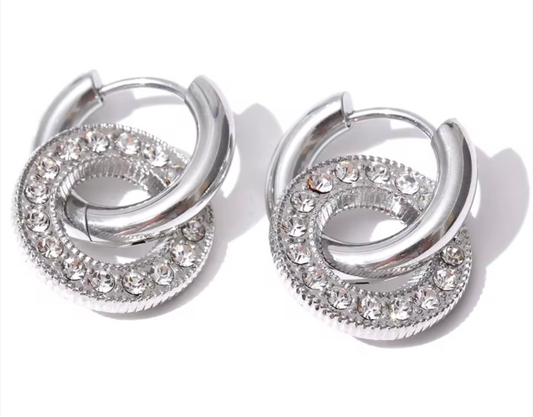 Joyería de mujer elegante de Emperatriz. Diseños modernos que reflejan poder y estilo