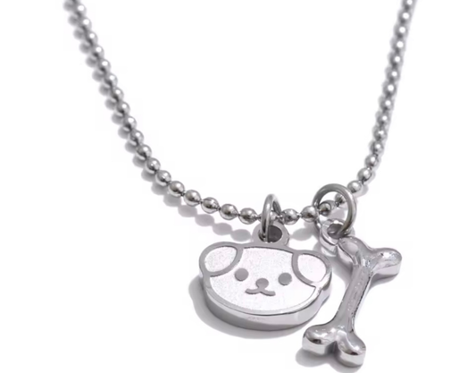 Joyería de mujer elegante de Emperatriz. Diseños modernos que reflejan poder y estilo