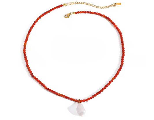 Joyería de mujer elegante de Emperatriz. Diseños modernos que reflejan poder y estilo
