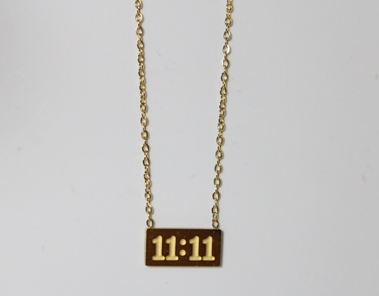 Collar 11:11 dorado